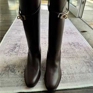 Sophisticated Dark Brown Leather Heeled Boots